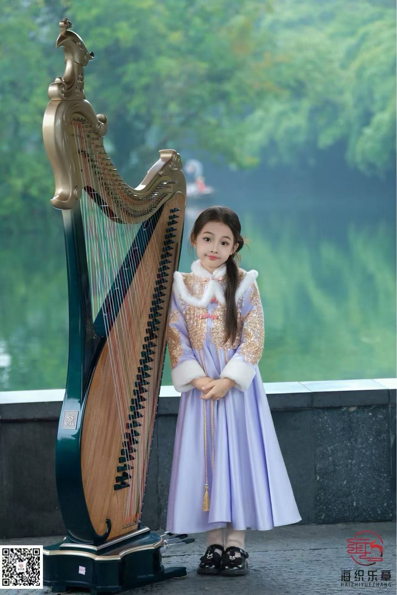 弦音暖岁，小年迎春